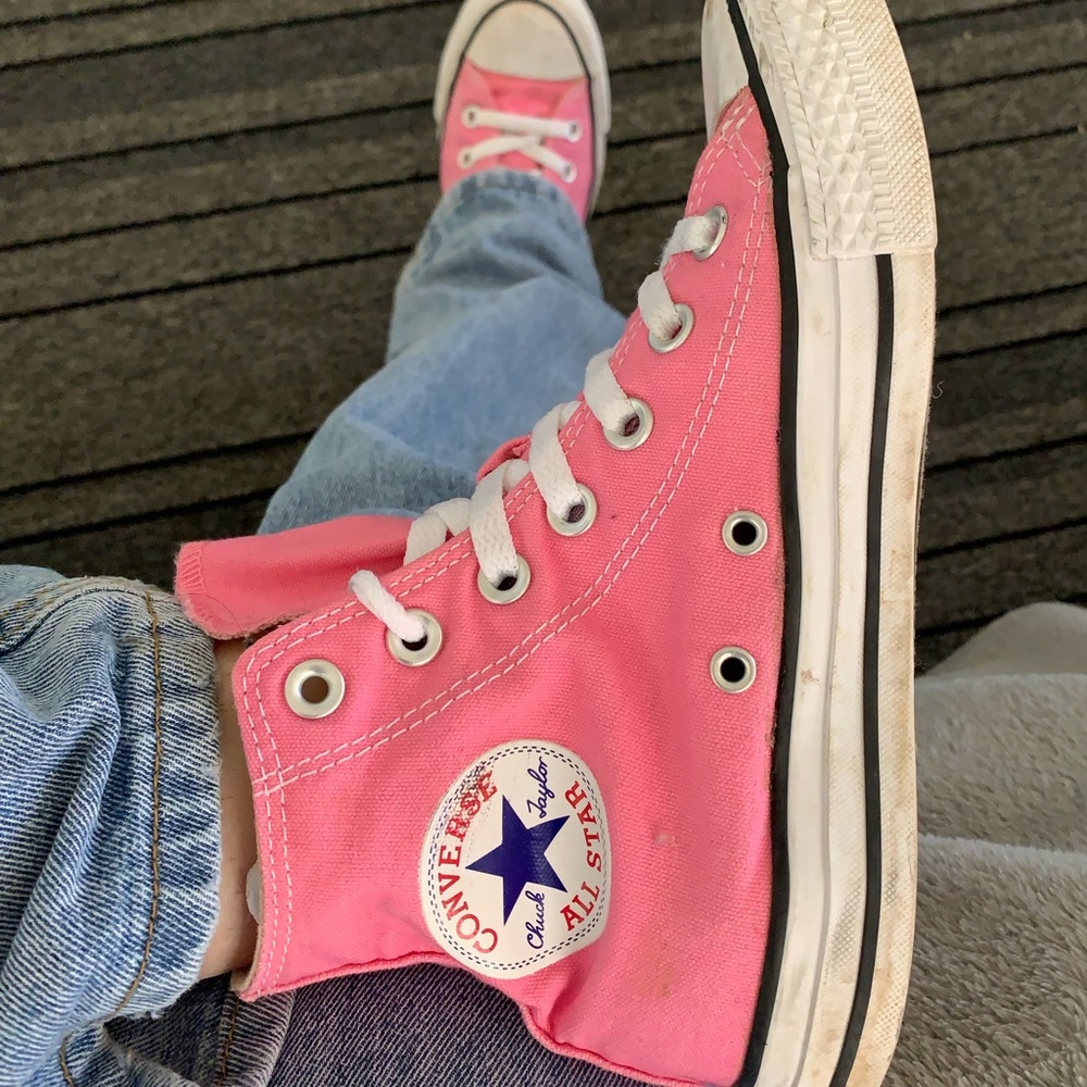 Pink converse
